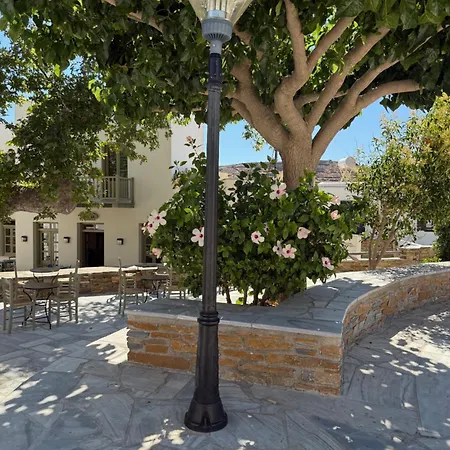 Tinos Beauty Village アパート